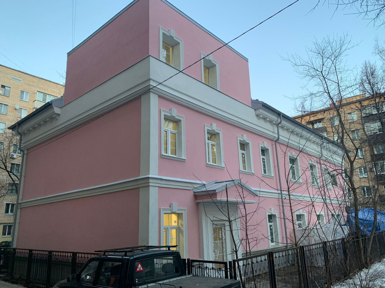 фасад дома, здание по адресу г Москва, ул Лизы Чайкиной, д 6 стр 3